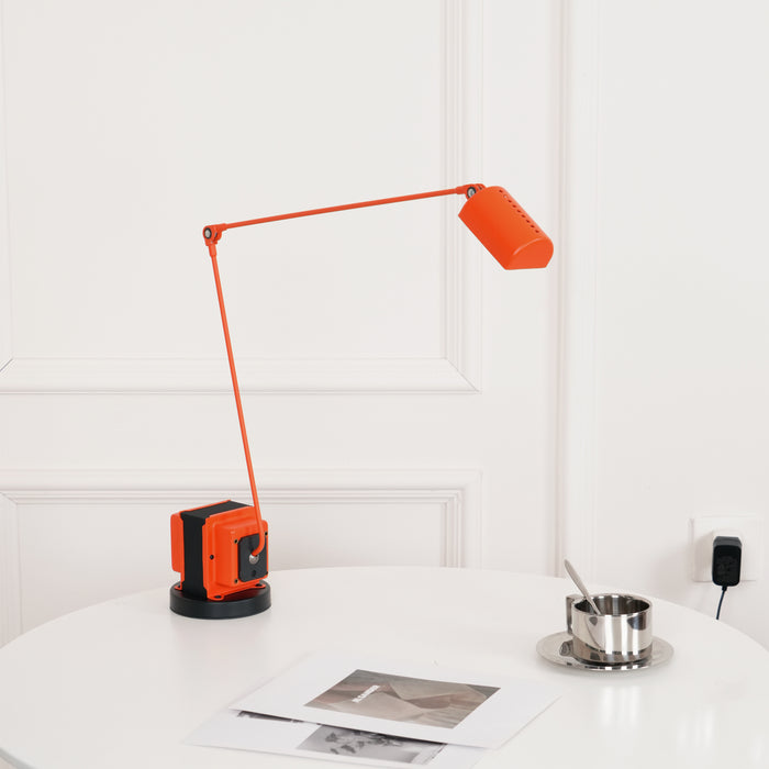 Apex Flex Table Lamp 4.3"