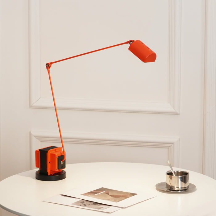 Apex Flex Table Lamp 4.3"