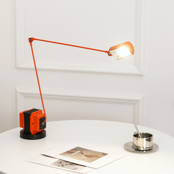 Apex Flex Table Lamp 4.3"