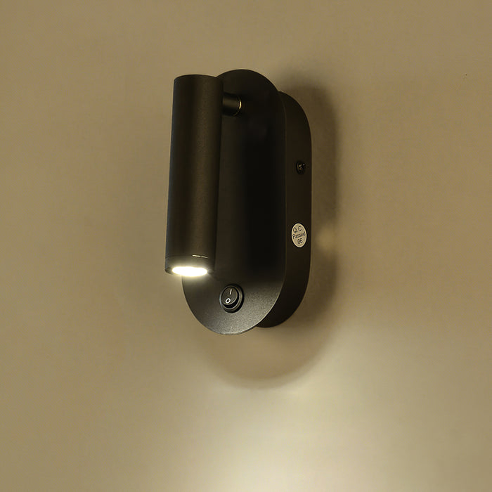 مصباح حائط LED سطحي من Astro Enna بمنفذ USB مقاس 5.9 بوصة