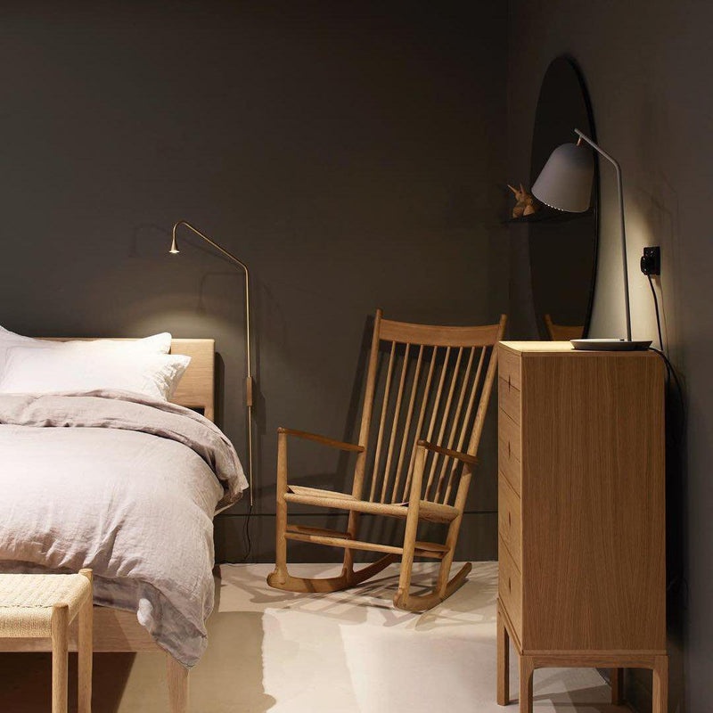 Svarna Wall Lamp 17.7″