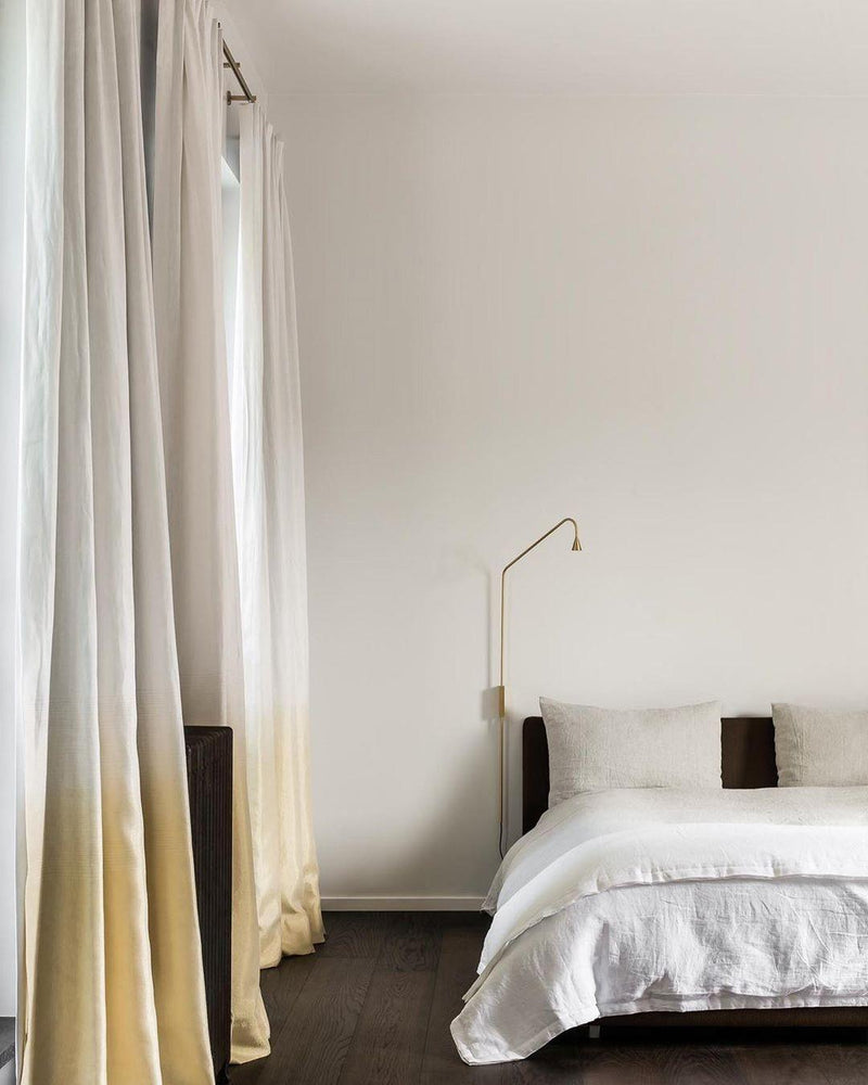 Svarna Wall Lamp 17.7″