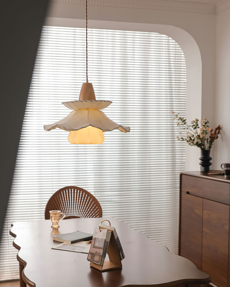 Daisy Charm Pendant Light 17.7"