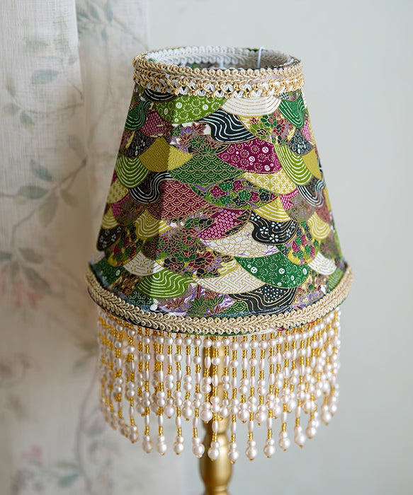 Edwardiaanse tafellamp met lampenkap met geappliqueerde kralen, 19,5 cm