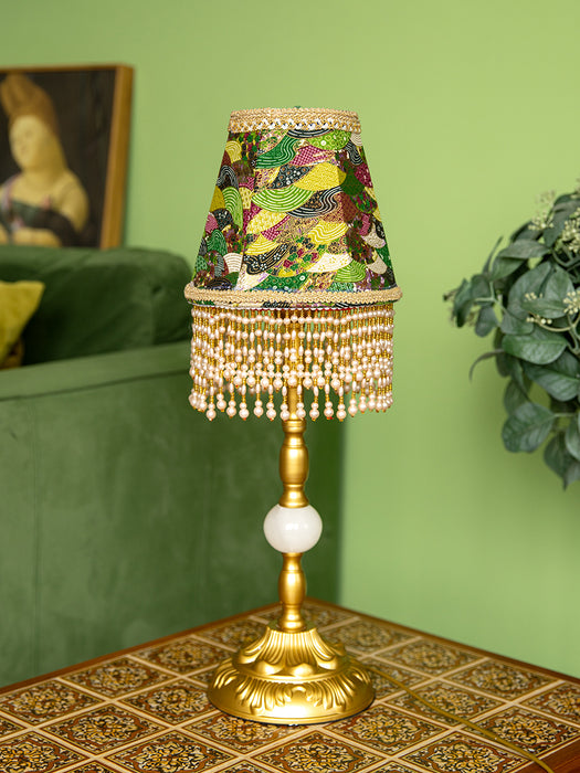 Lampe de table édouardienne avec abat-jour perlé appliqué 7,1"