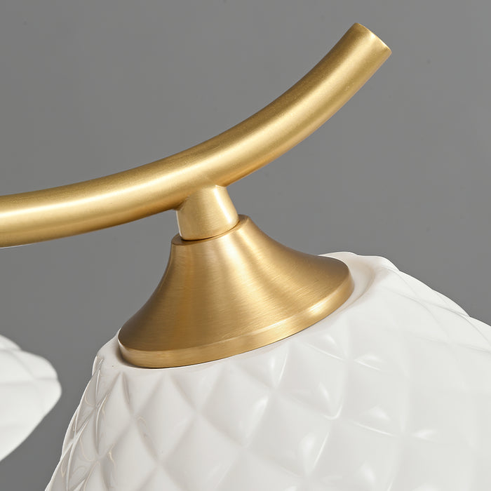 Ausgestellter goldener Keramik-Kronleuchter