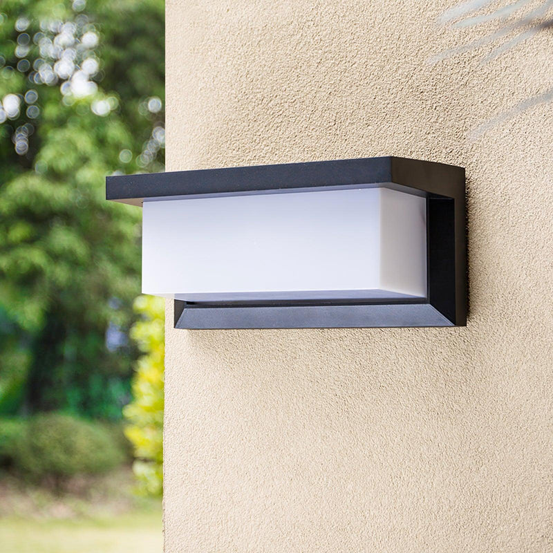 Horizontal LED Outdoor Light