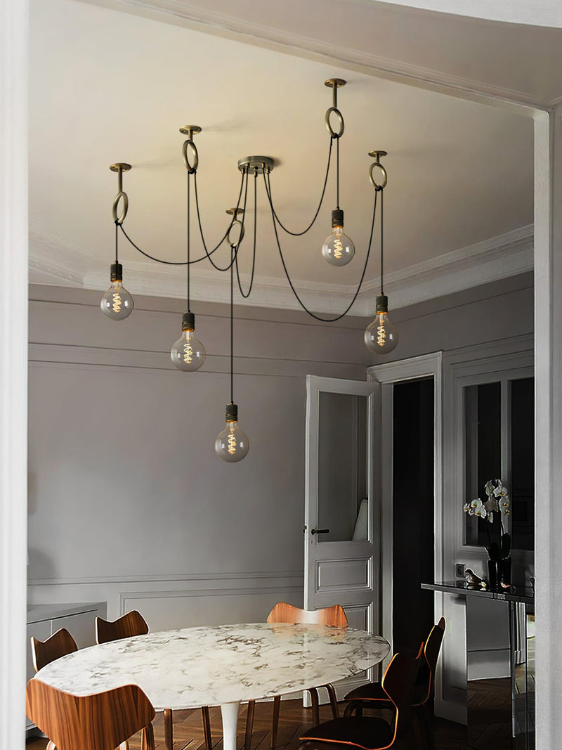 Suspension chandelier design industriel en tube métallique 6 ampoules Suspension chandelier design industriel en tube métallique 6 ampoules