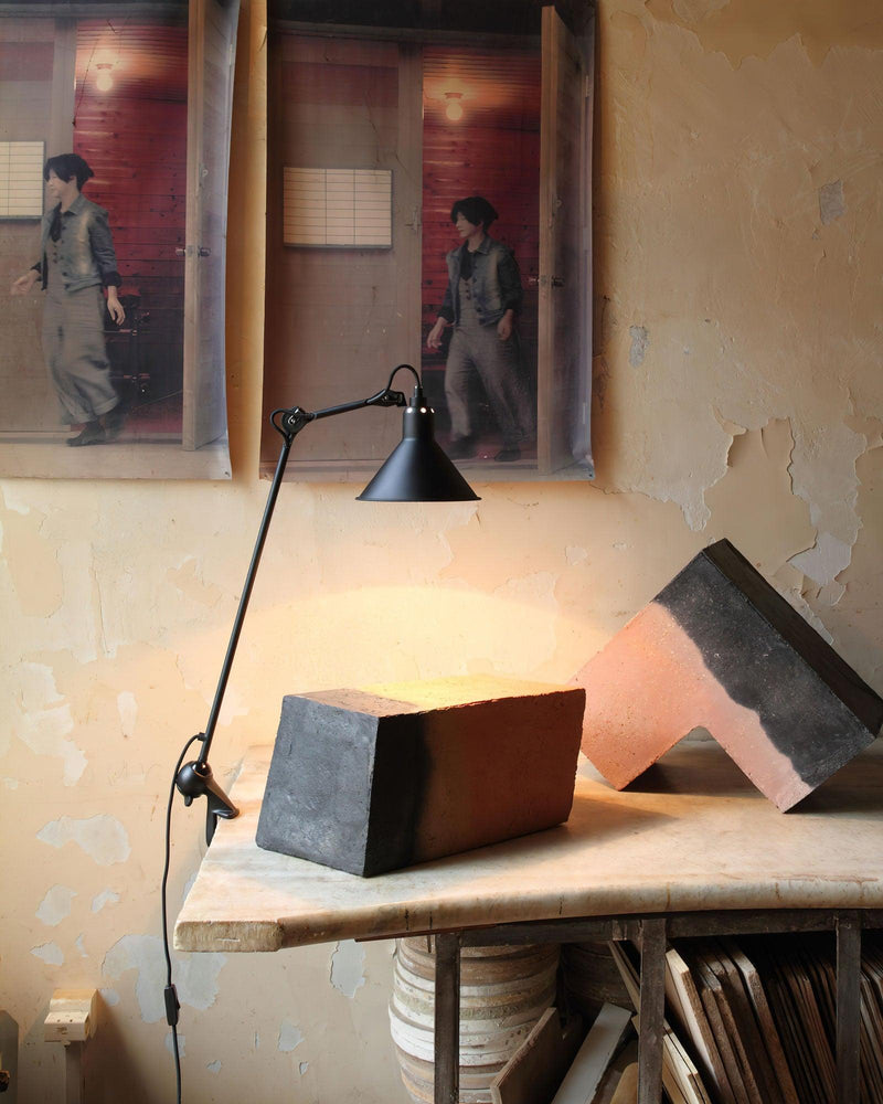 Versa Glide G201 Clip-on Table Lamp 8.3″