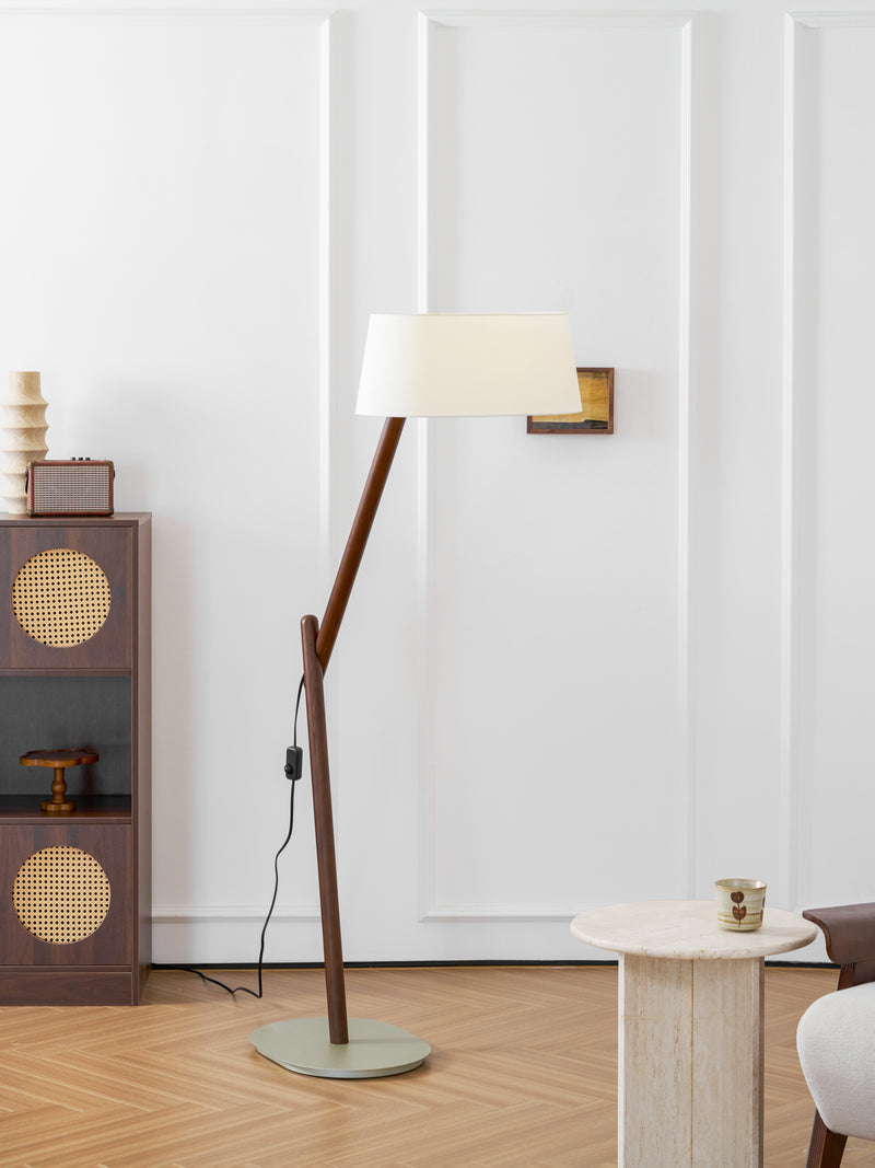 Lean Pivot Floor Lamp 18.9"