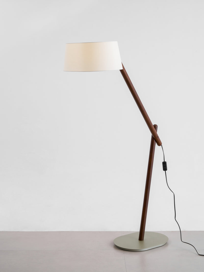 Lean Pivot Floor Lamp 18.9"