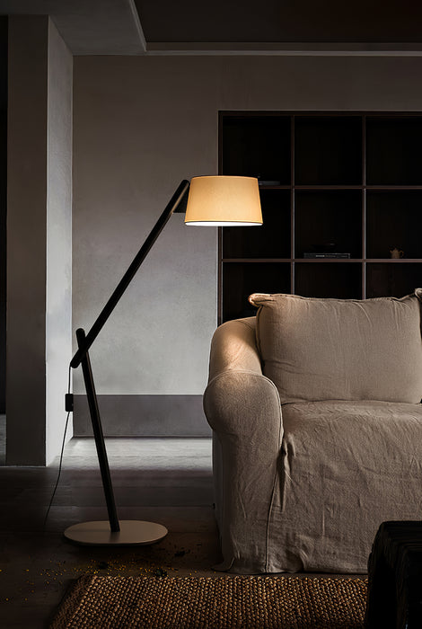 Lean Pivot Floor Lamp 18.9"