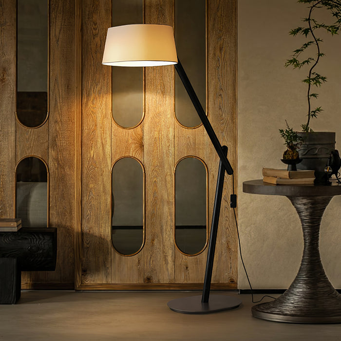 Lean Pivot Floor Lamp 18.9"