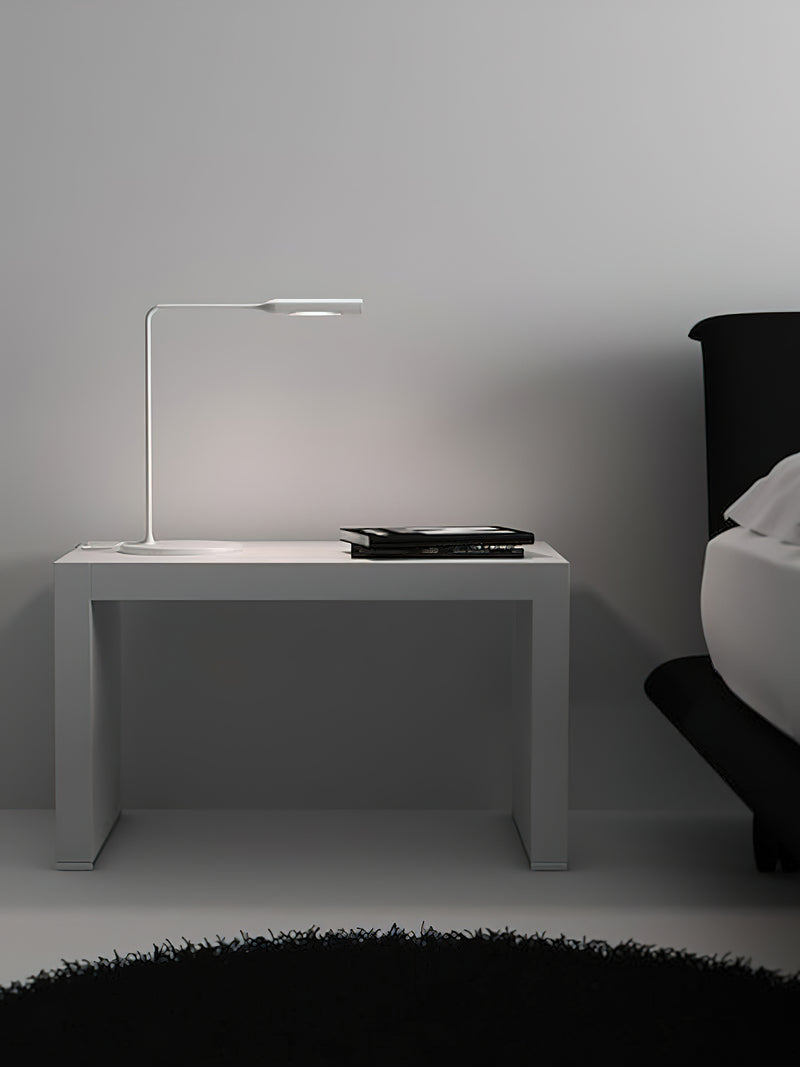 Linear Grace Table Lamp 15.7″