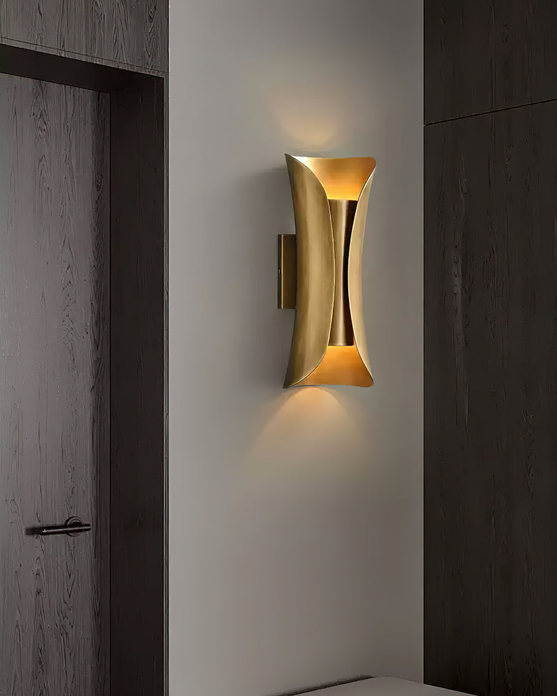 Lustra Wall Lamp