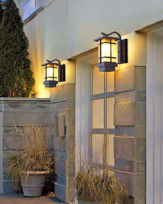 Madison Outdoor Wall Lamp