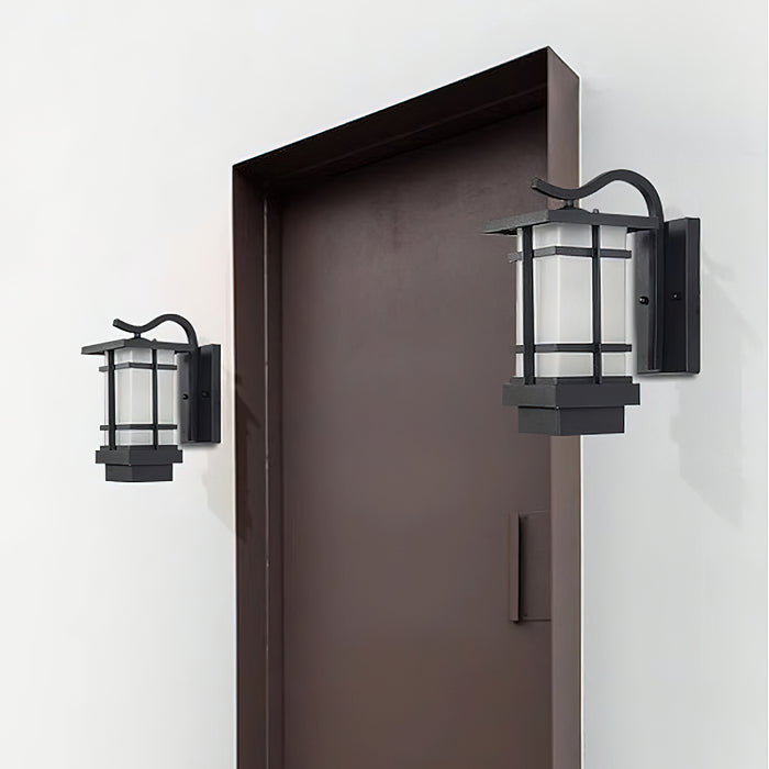 Madison Outdoor Wall Lamp