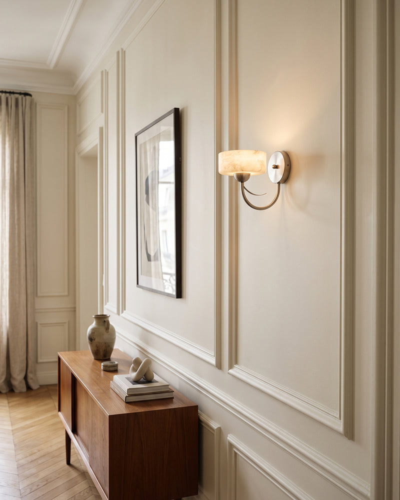 Calder Alabaster-Wandleuchte