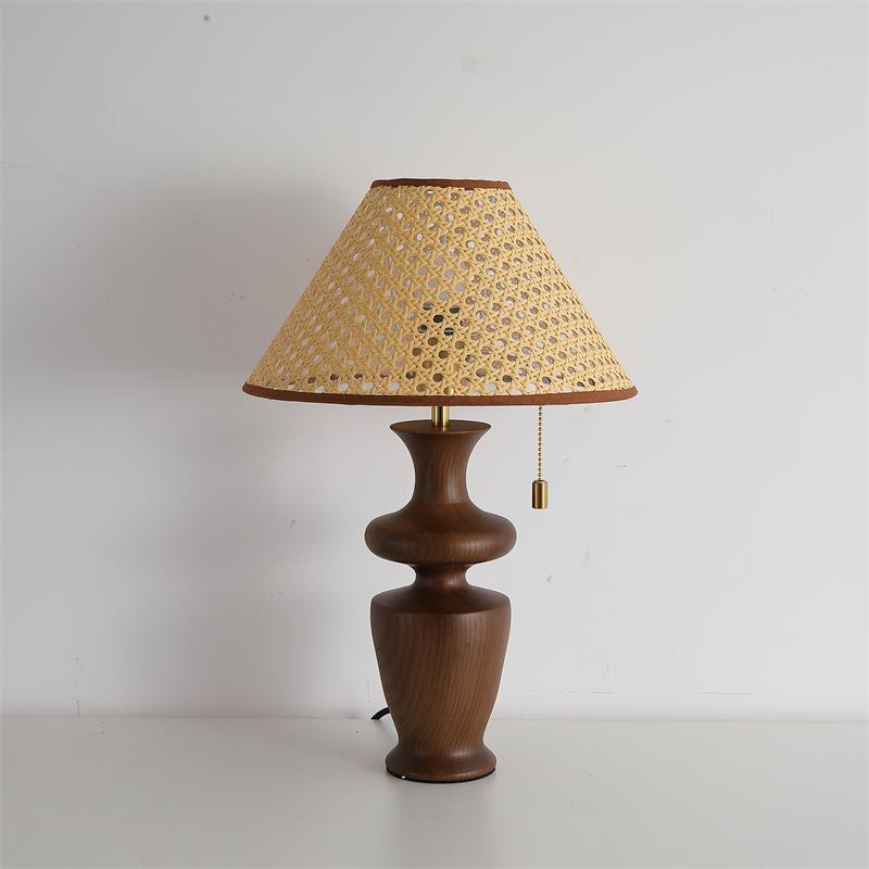 Arvion Wood Table Lamp