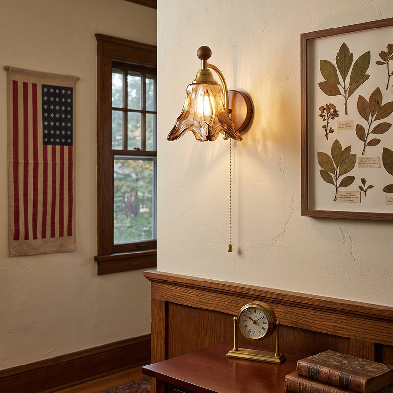 Flora Wall Lamp