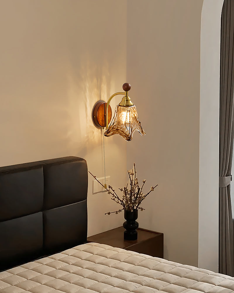 Flora Wall Lamp
