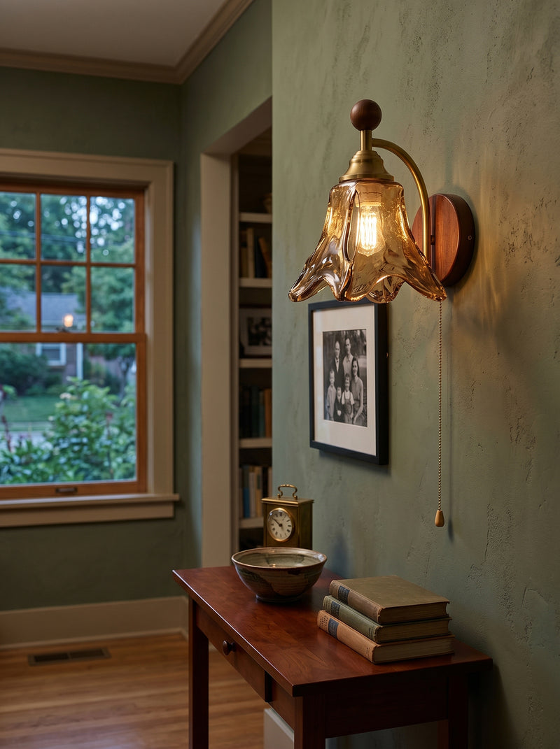 Flora Wall Lamp