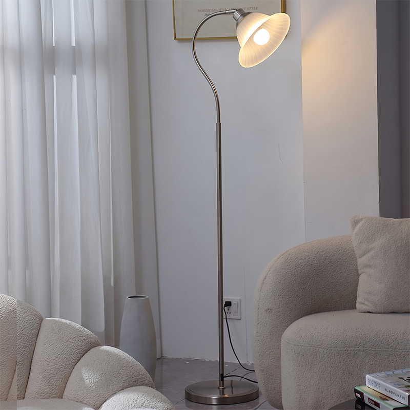 Poppy Floor lamp