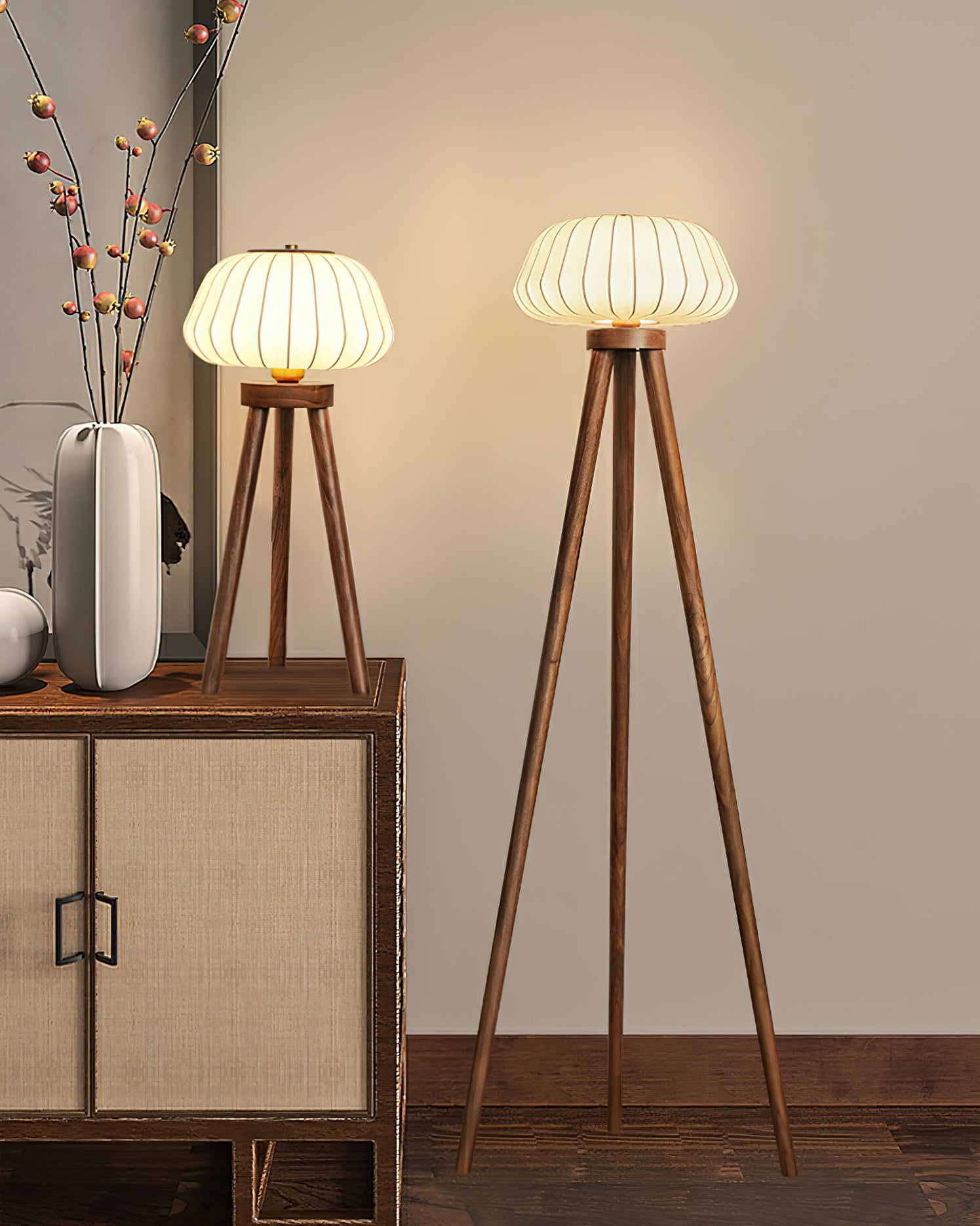 Orbit Tripod Table Lamp 11" — Mooiehome