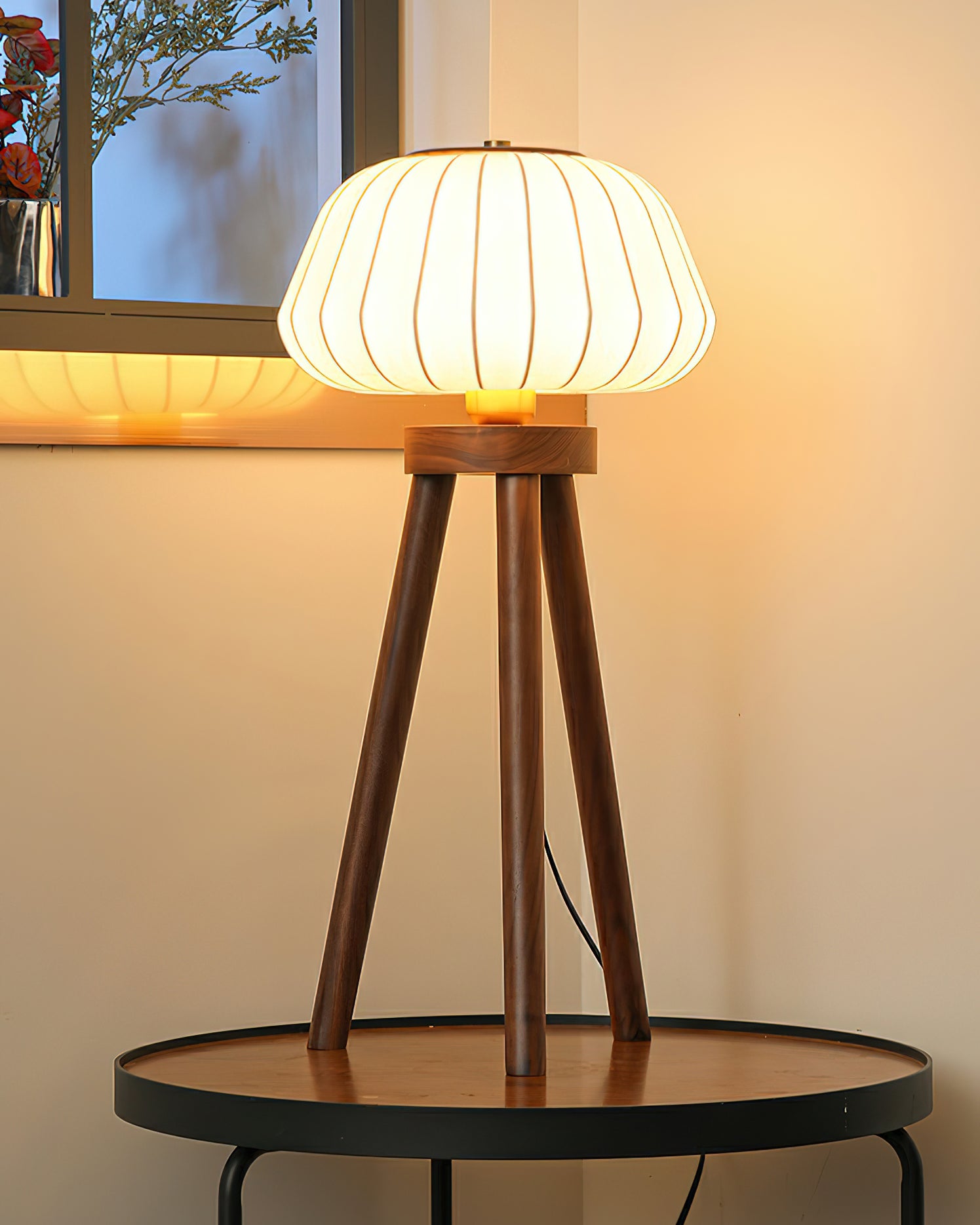 Orbit Tripod Table Lamp 11" — Mooiehome