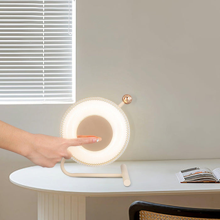 Pixo Table Lamp 7.1"