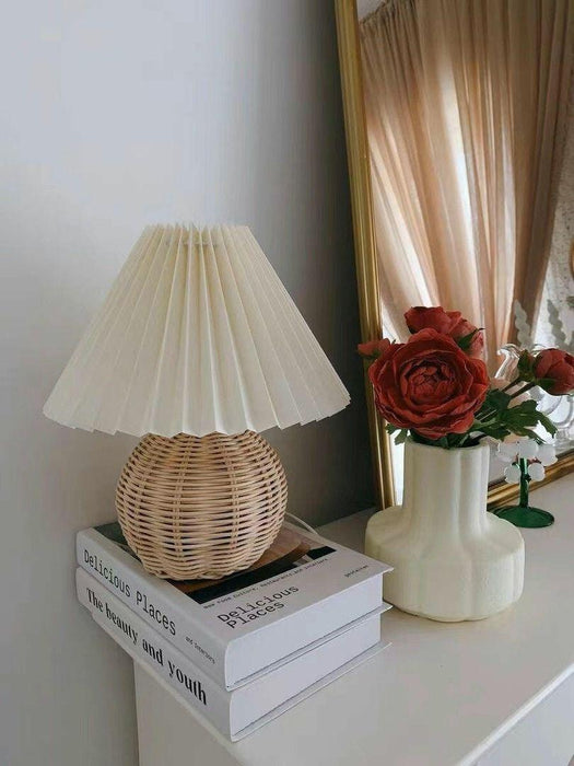 Rattan Pleated Table lamp 9.4"