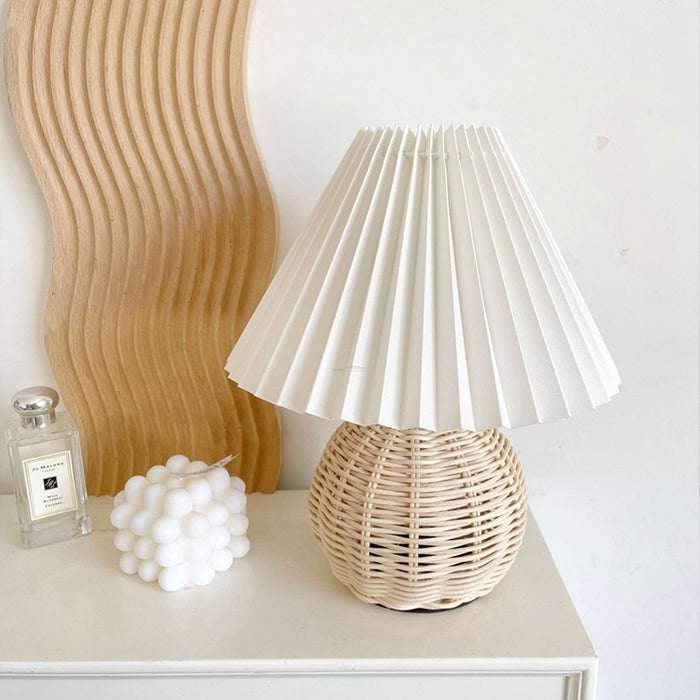 Rattan Pleated Table lamp 9.4"