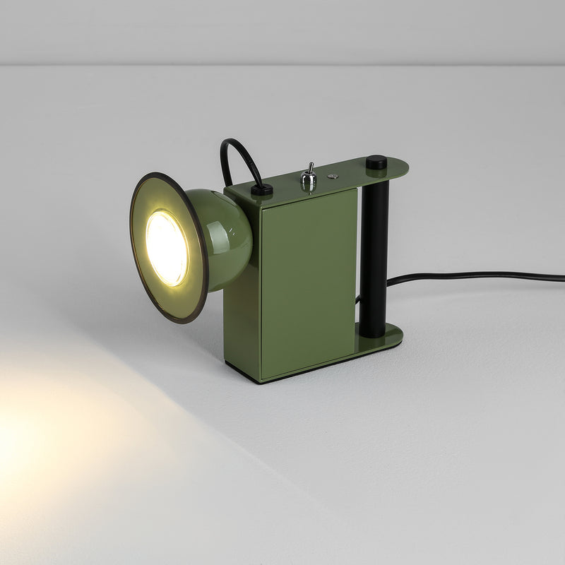 Roland Camera Table Light 7.7"