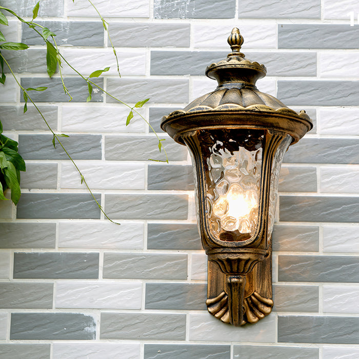 Savannah Outdoor Wall Lamp