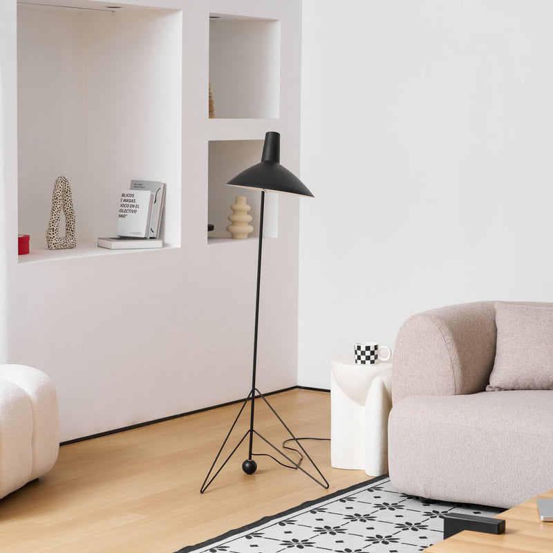 Svelte Noir Floor Lamp 28.3"