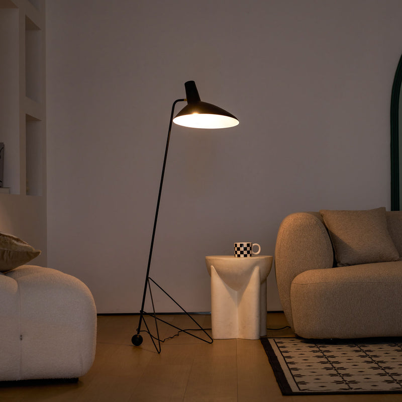 Svelte Noir Floor Lamp 28.3"