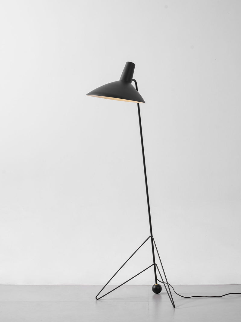 Svelte Noir Floor Lamp 28.3"