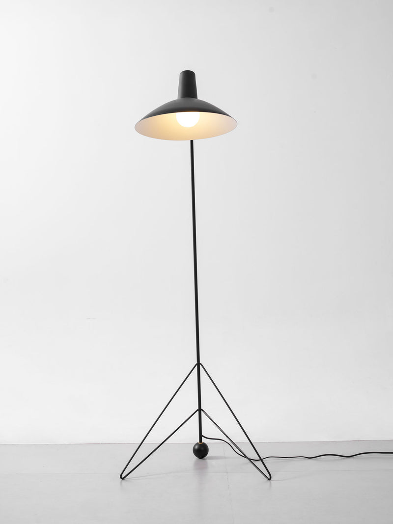 Svelte Noir Floor Lamp 28.3"