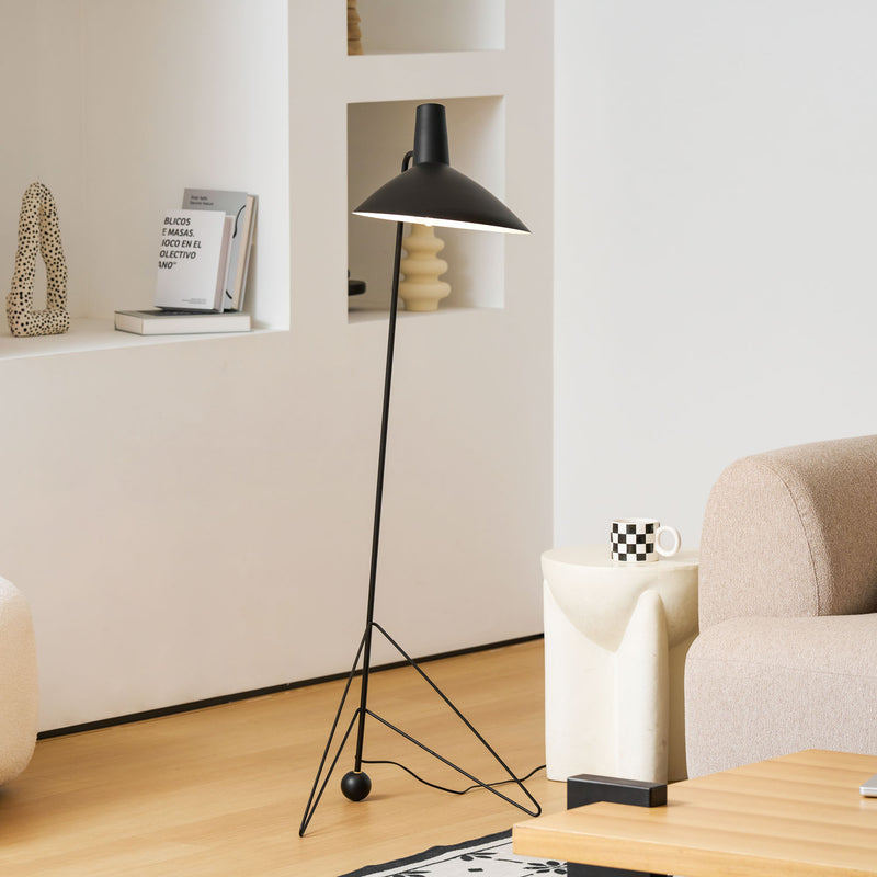 Svelte Noir Floor Lamp 28.3"