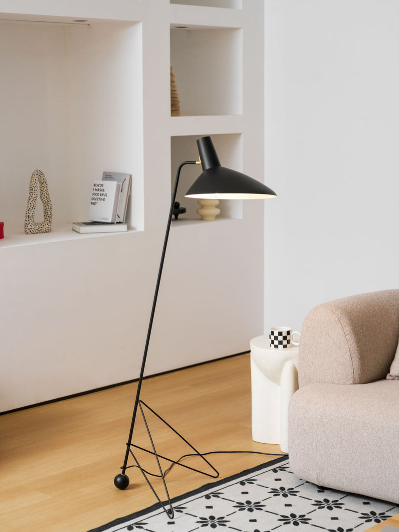 Svelte Noir Floor Lamp 28.3"