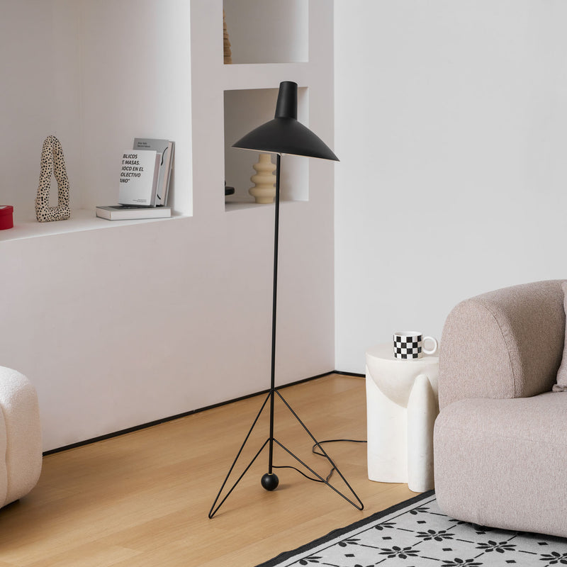 Svelte Noir Floor Lamp 28.3"