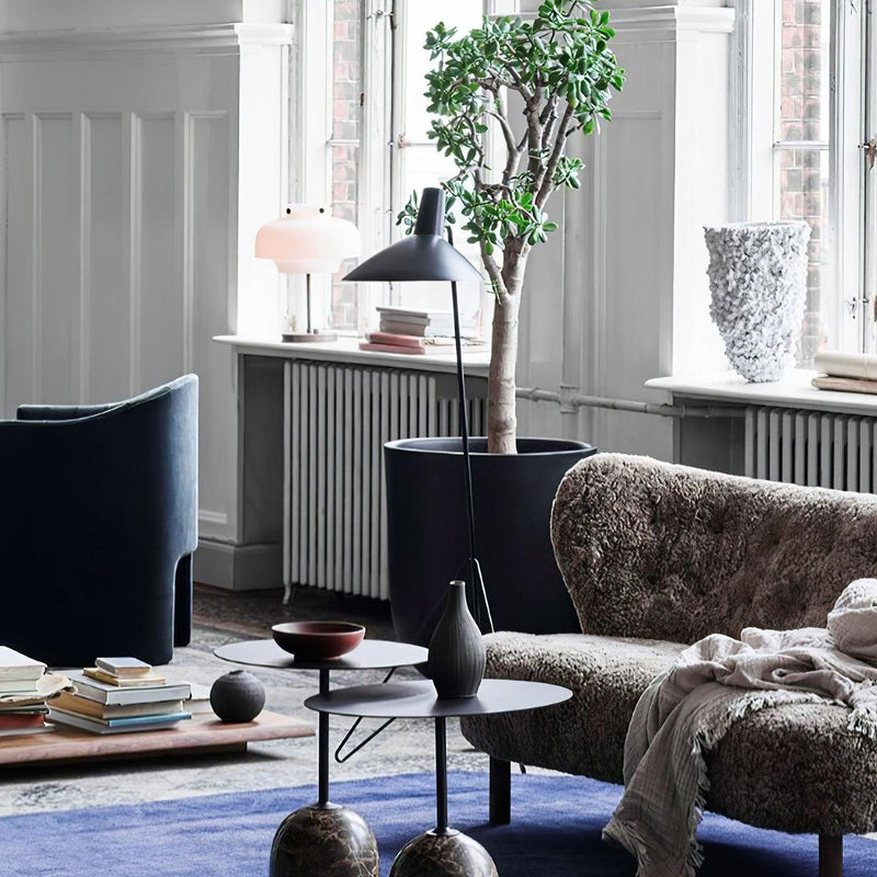 Svelte Noir Floor Lamp 28.3"