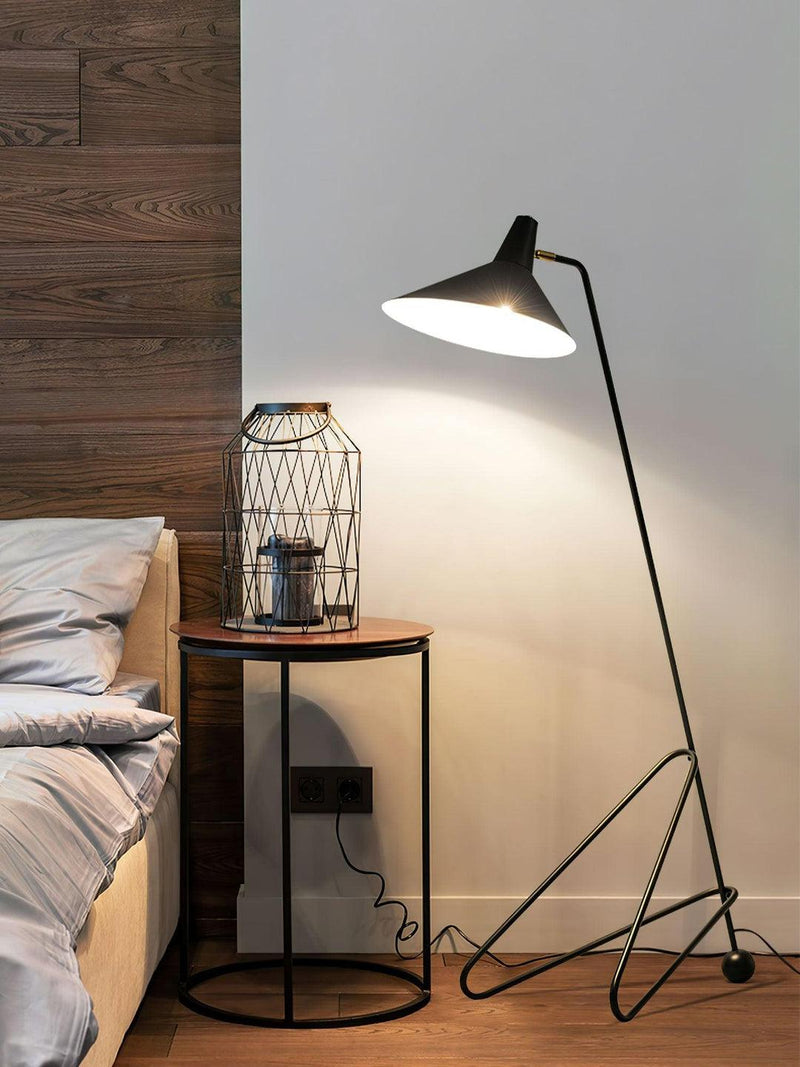 Svelte Noir Floor Lamp 28.3"