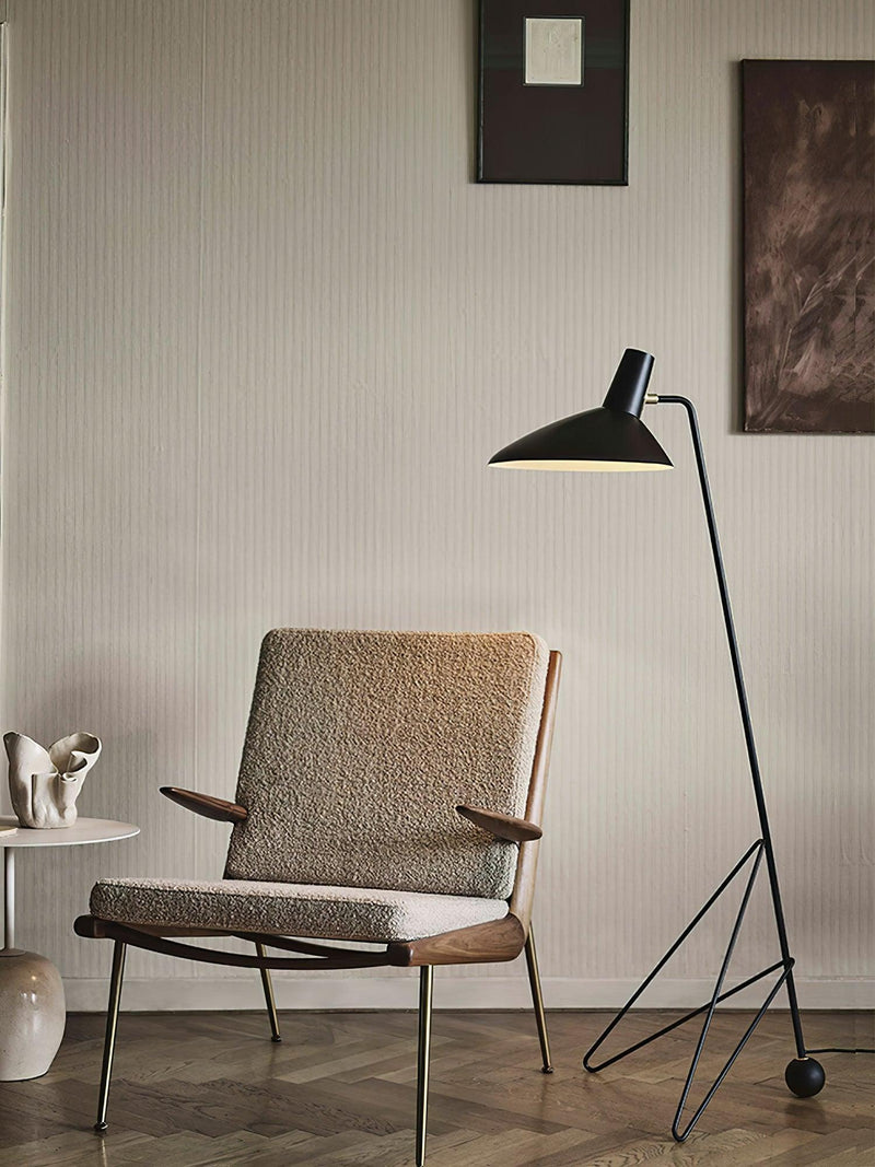 Svelte Noir Floor Lamp 28.3"