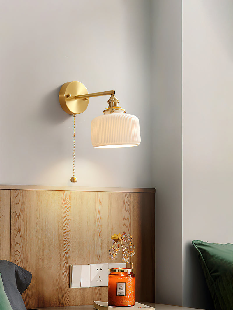 Vesta Wall Lamp