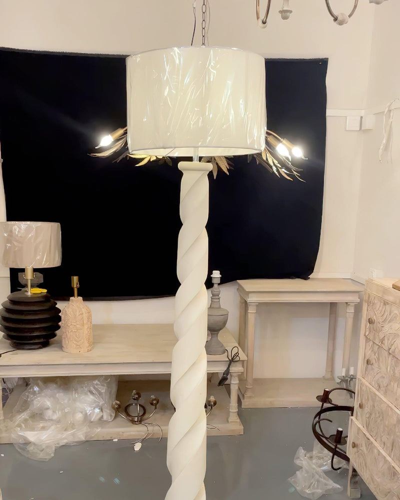 Yisi North Tower Floor Lamp 17.7"